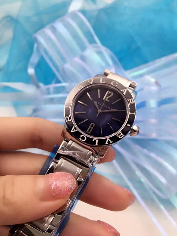 ブルガリ時計正面デザイン